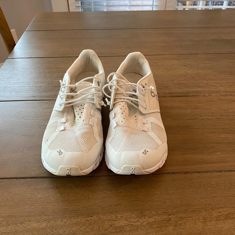 On Cloud Shoes Size 6.5, white